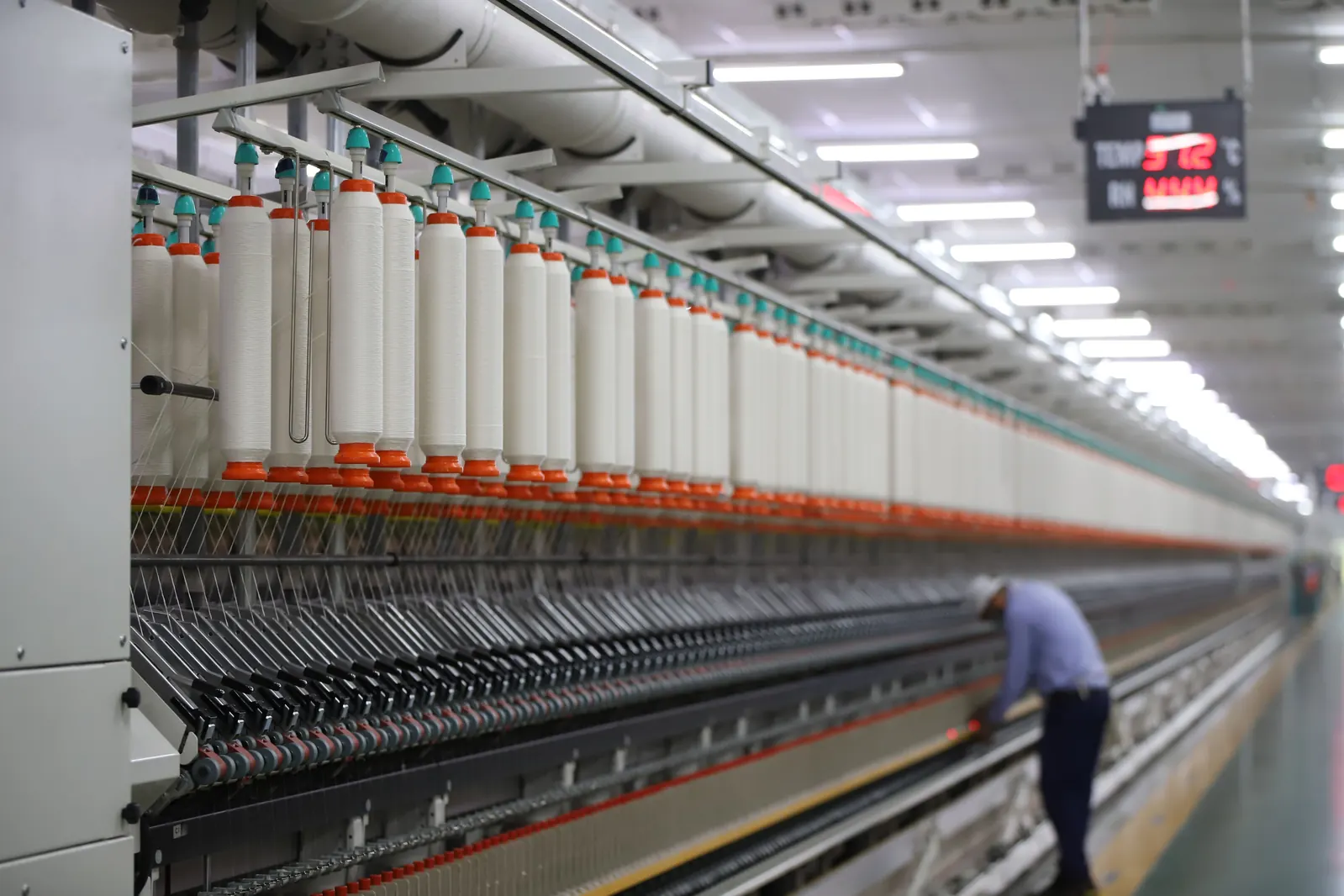 German STOLL knitting machines — 38,000 sqm Ordos knitting facility, OEM private label