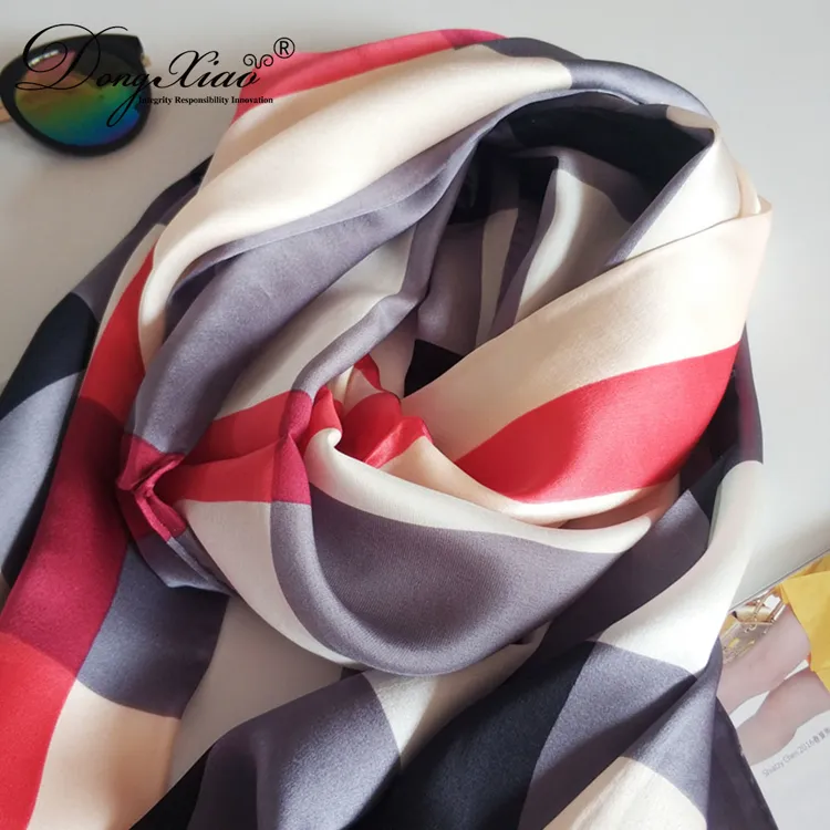 Solid Cashmere Scarf · 100% Cashmere · Multiple Colors, 14–15.5µm — detail view 2
