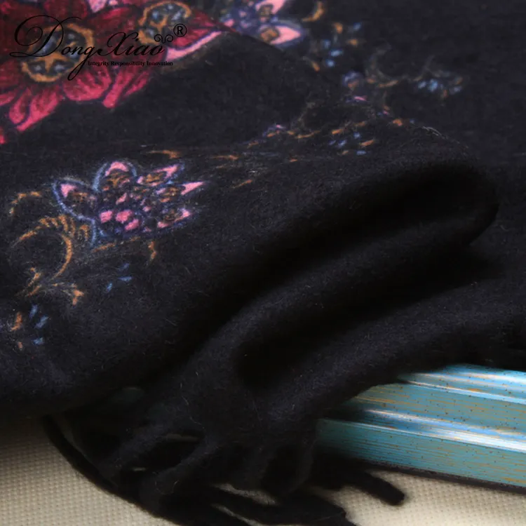 Solid Cashmere Scarf · 100% Cashmere · Multiple Colors, 14–15.5µm — detail view 4