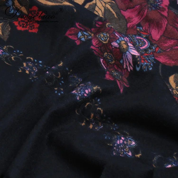 Solid Cashmere Scarf · 100% Cashmere · Multiple Colors, 14–15.5µm — detail view 6