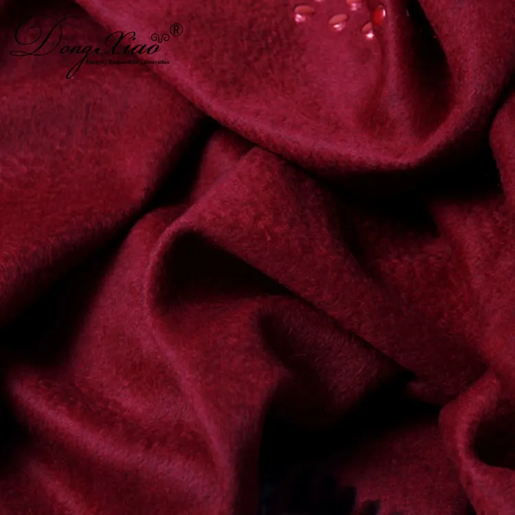 Solid Cashmere Scarf · 100% Cashmere · Multiple Colors, 14–15.5µm — detail view 3