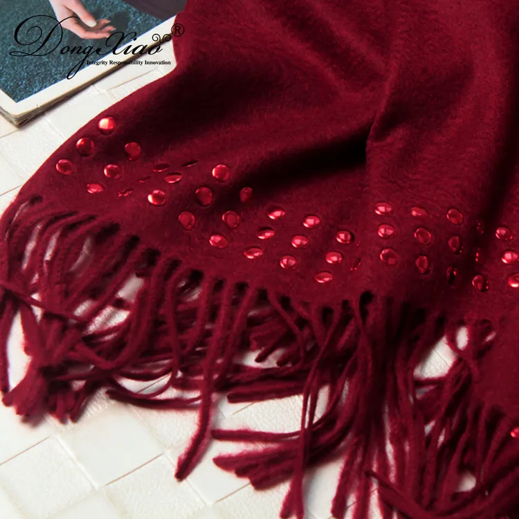 Solid Cashmere Scarf · 100% Cashmere · Multiple Colors, 14–15.5µm — detail view 4