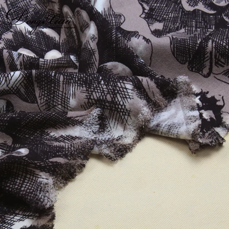 Solid Cashmere Scarf · 100% Cashmere · Multiple Colors, 14–15.5µm — detail view 7