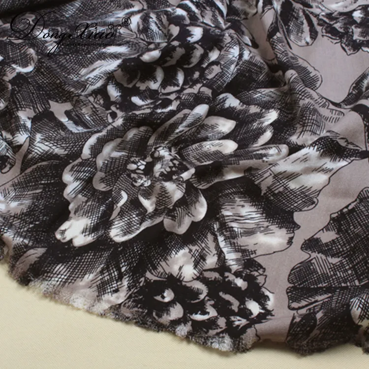 Solid Cashmere Scarf · 100% Cashmere · Multiple Colors, 14–15.5µm — detail view 9
