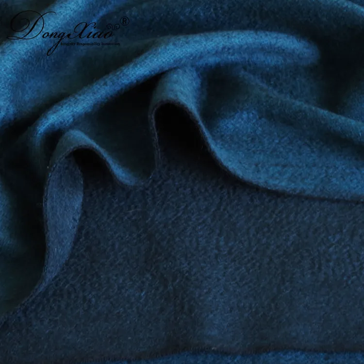 Solid Cashmere Scarf · 100% Cashmere · Multiple Colors, 14–15.5µm — detail view 2