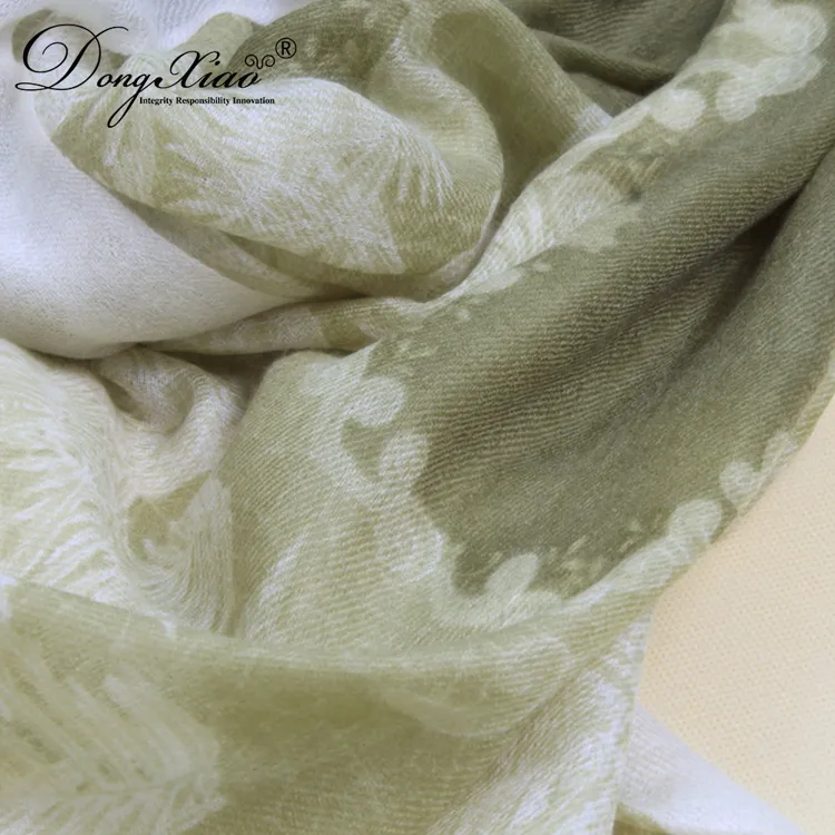 Solid Cashmere Scarf · 100% Cashmere · Multiple Colors, 14–15.5µm — detail view 2