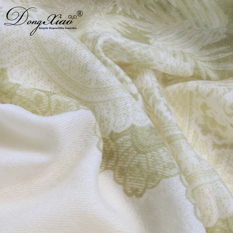 Solid Cashmere Scarf · 100% Cashmere · Multiple Colors, 14–15.5µm — detail view 3