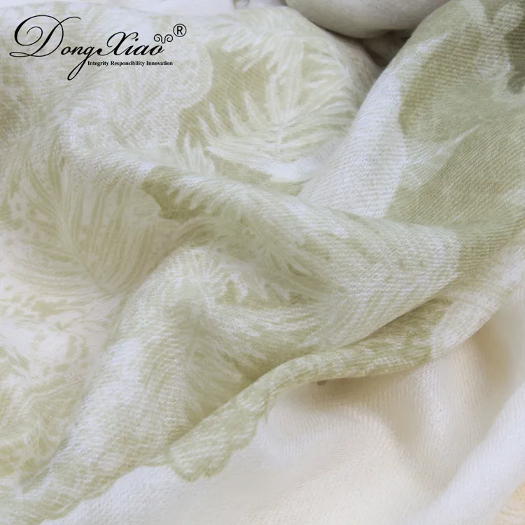 Solid Cashmere Scarf · 100% Cashmere · Multiple Colors, 14–15.5µm — detail view 4