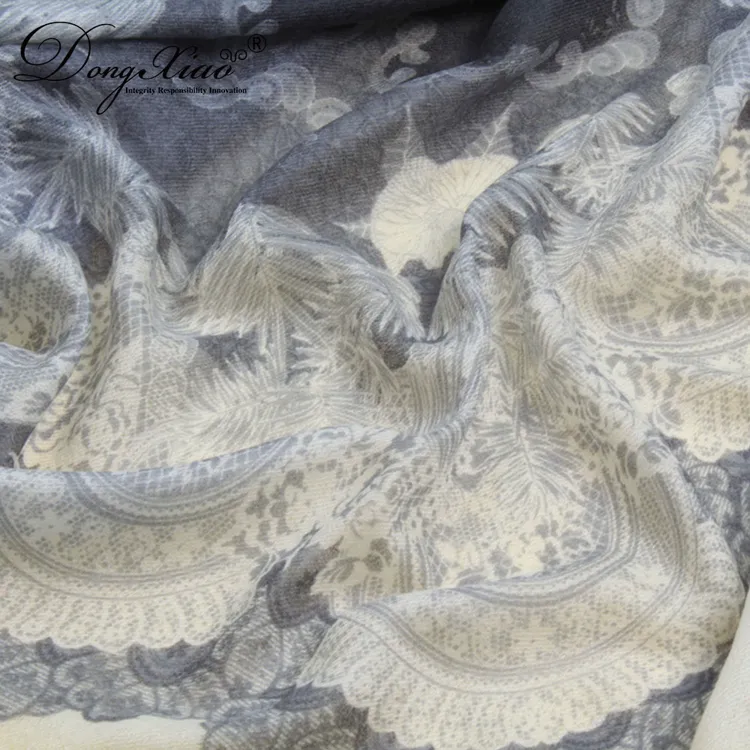 Solid Cashmere Scarf · 100% Cashmere · Multiple Colors, 14–15.5µm — detail view 9