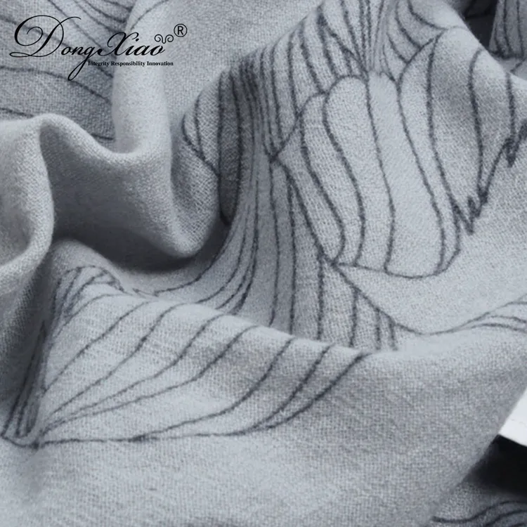 Solid Cashmere Scarf · 100% Cashmere · Multiple Colors, 14–15.5µm — detail view 3