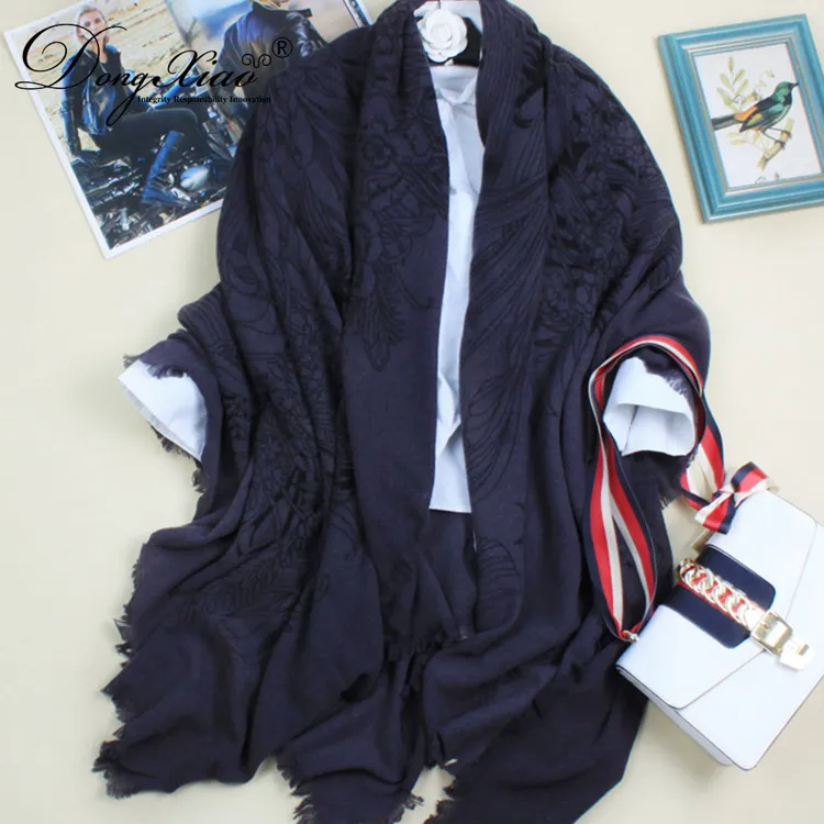Solid Cashmere Scarf · 100% Cashmere · Multiple Colors, 14–15.5µm — detail view 4