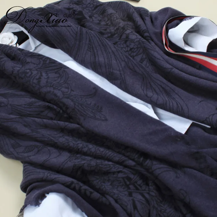 Solid Cashmere Scarf · 100% Cashmere · Multiple Colors, 14–15.5µm — detail view 5