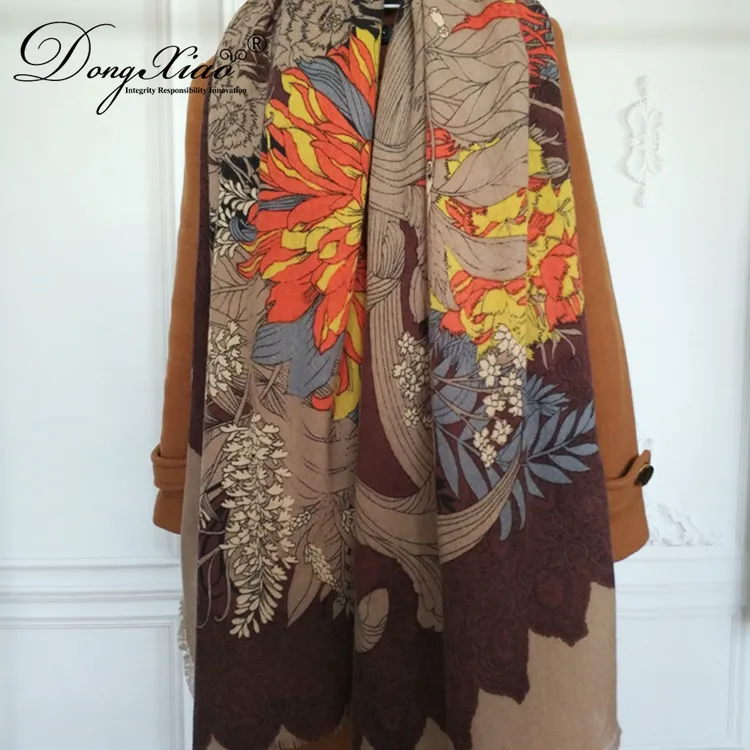Solid Cashmere Scarf · 100% Cashmere · Multiple Colors, 14–15.5µm — detail view 11