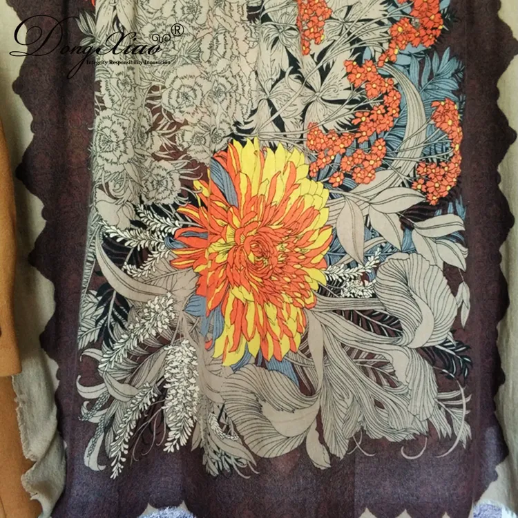 Solid Cashmere Scarf · 100% Cashmere · Multiple Colors, 14–15.5µm — detail view 13