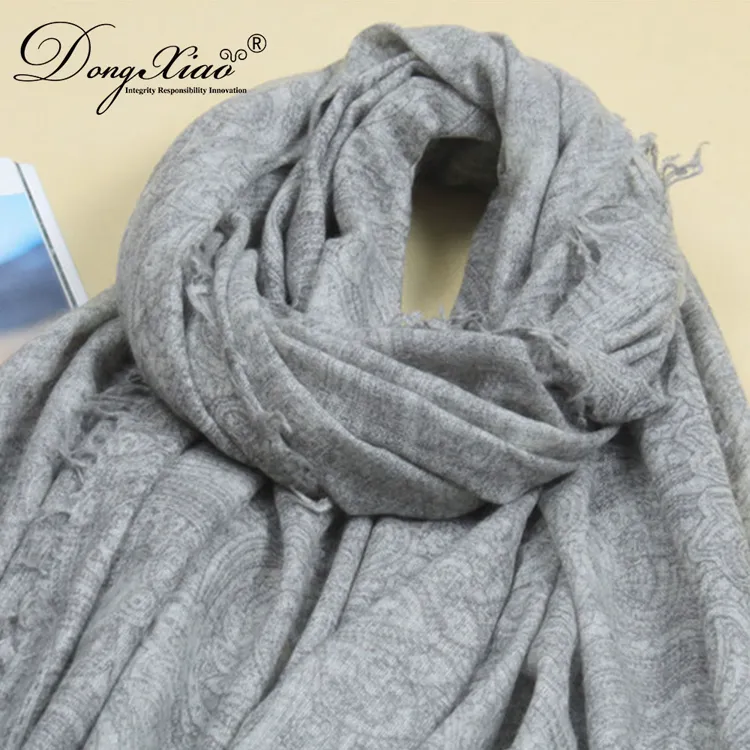 Solid Cashmere Scarf · 100% Cashmere · Multiple Colors, 14–15.5µm — detail view 2