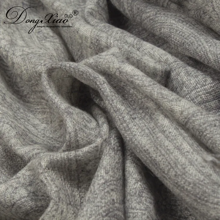 Solid Cashmere Scarf · 100% Cashmere · Multiple Colors, 14–15.5µm — detail view 3
