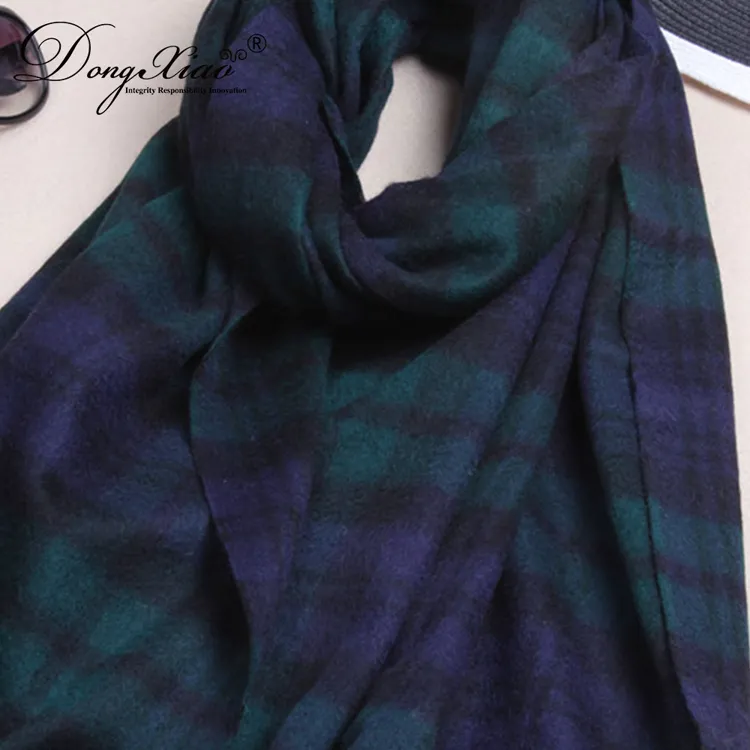 Solid Cashmere Scarf · 100% Cashmere · Multiple Colors, 14–15.5µm — detail view 3