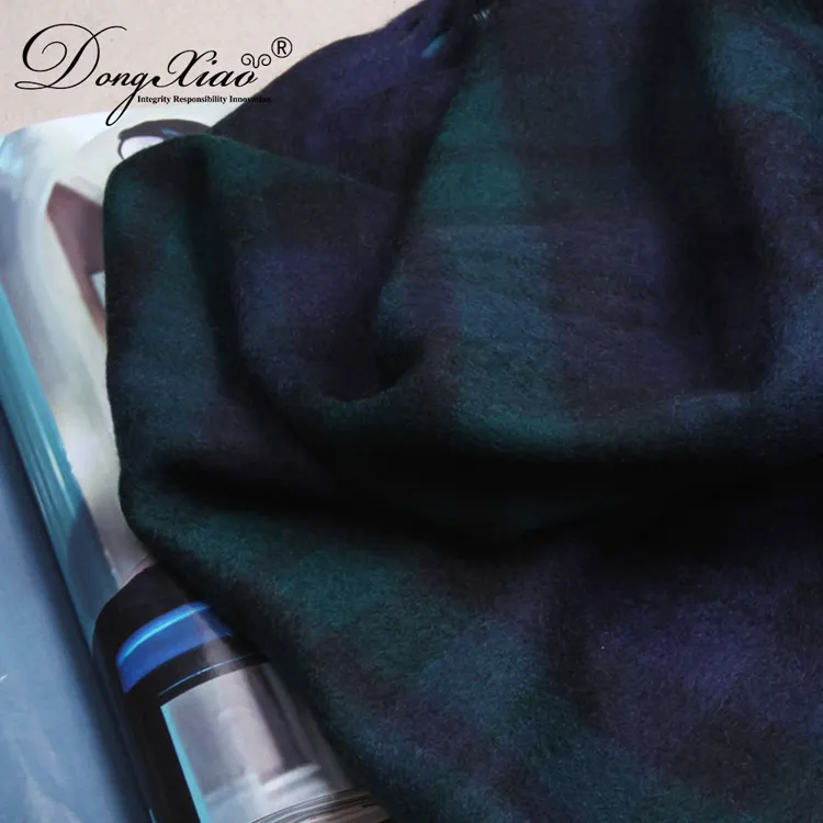Solid Cashmere Scarf · 100% Cashmere · Multiple Colors, 14–15.5µm — detail view 5