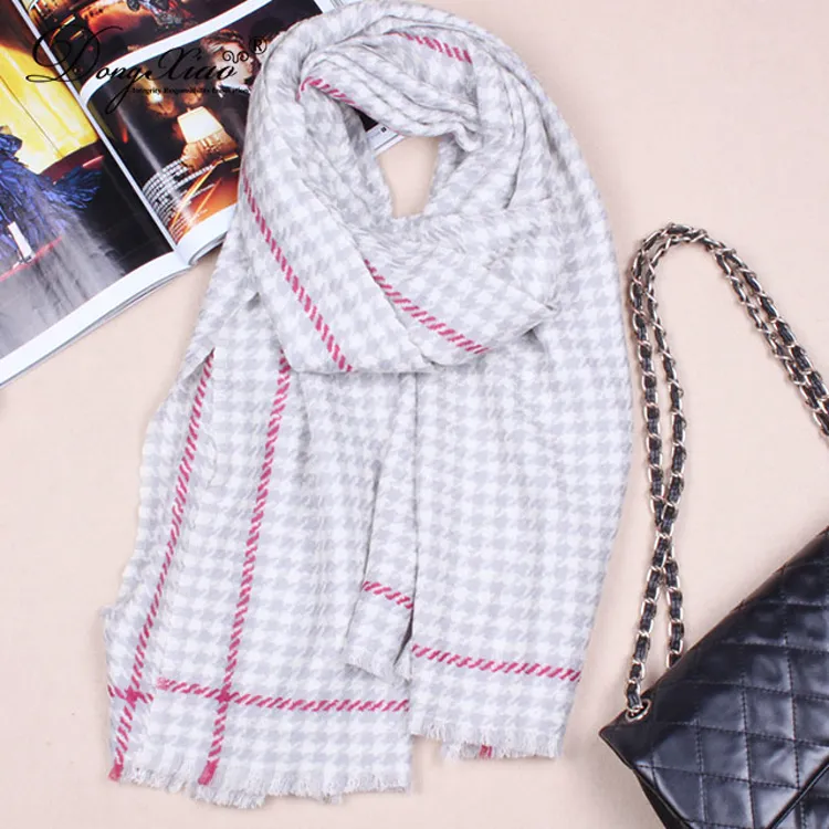 Solid Cashmere Scarf · 100% Cashmere · Multiple Colors, 14–15.5µm — detail view 2