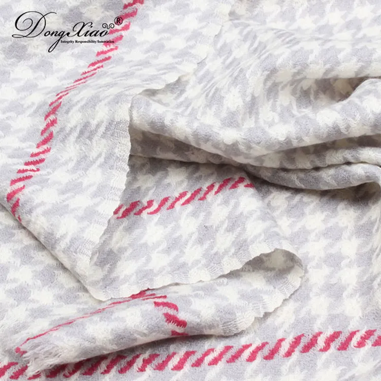 Solid Cashmere Scarf · 100% Cashmere · Multiple Colors, 14–15.5µm — detail view 4