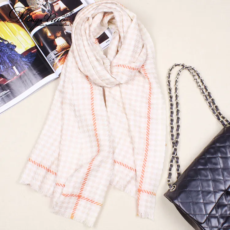 Solid Cashmere Scarf · 100% Cashmere · Multiple Colors, 14–15.5µm — detail view 7