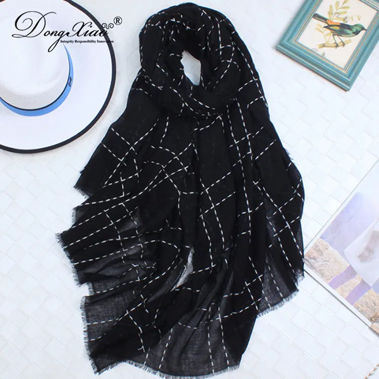 Solid Cashmere Scarf · 100% Cashmere · Multiple Colors, 14–15.5µm — detail view 14