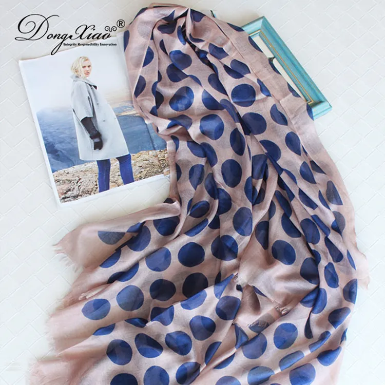 Solid Cashmere Scarf · 100% Cashmere · Multiple Colors, 14–15.5µm — detail view 2