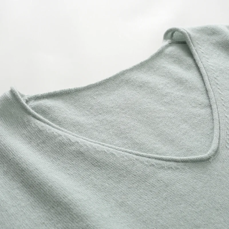100% Cashmere, Cashmere V-neck sweater — Green, 14–15.5µm, Cashmere Garment / Women — detail view 8