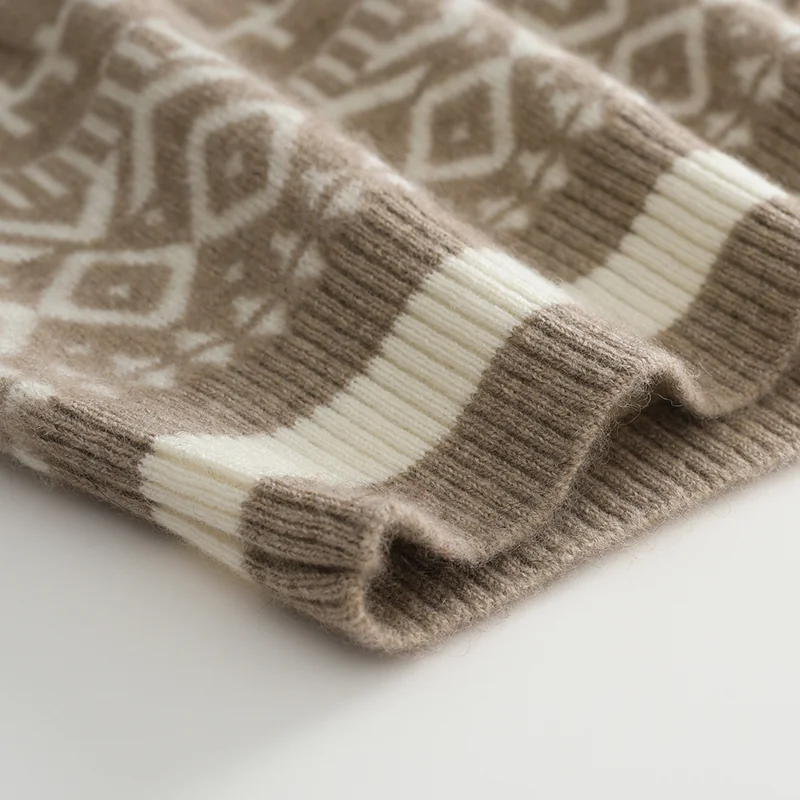 100% Cashmere, Cashmere crew-neck sweater — Black, 14–15.5µm, Cashmere Garment / Women — detail view 4