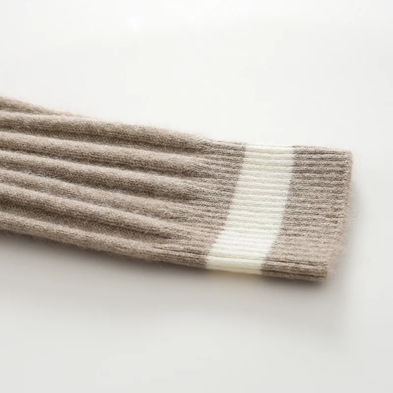 100% Cashmere, Cashmere crew-neck sweater — Black, 14–15.5µm, Cashmere Garment / Women — detail view 5