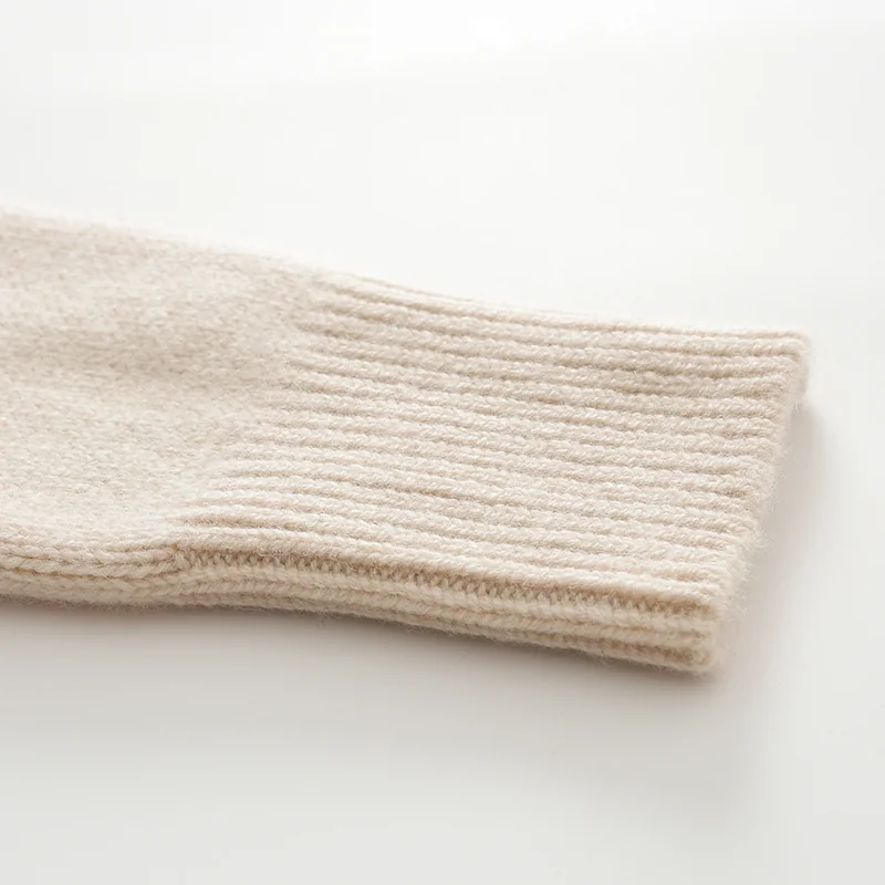 100% Cashmere, Cashmere crew-neck sweater — Green Cable, 14–15.5µm, Cashmere Garment / Women — detail view 5