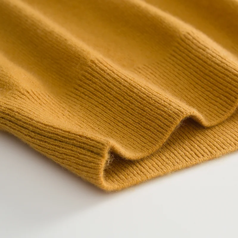 100% Cashmere, Cashmere V-neck sweater — Camel, 14–15.5µm, Cashmere Garment / Women — detail view 6