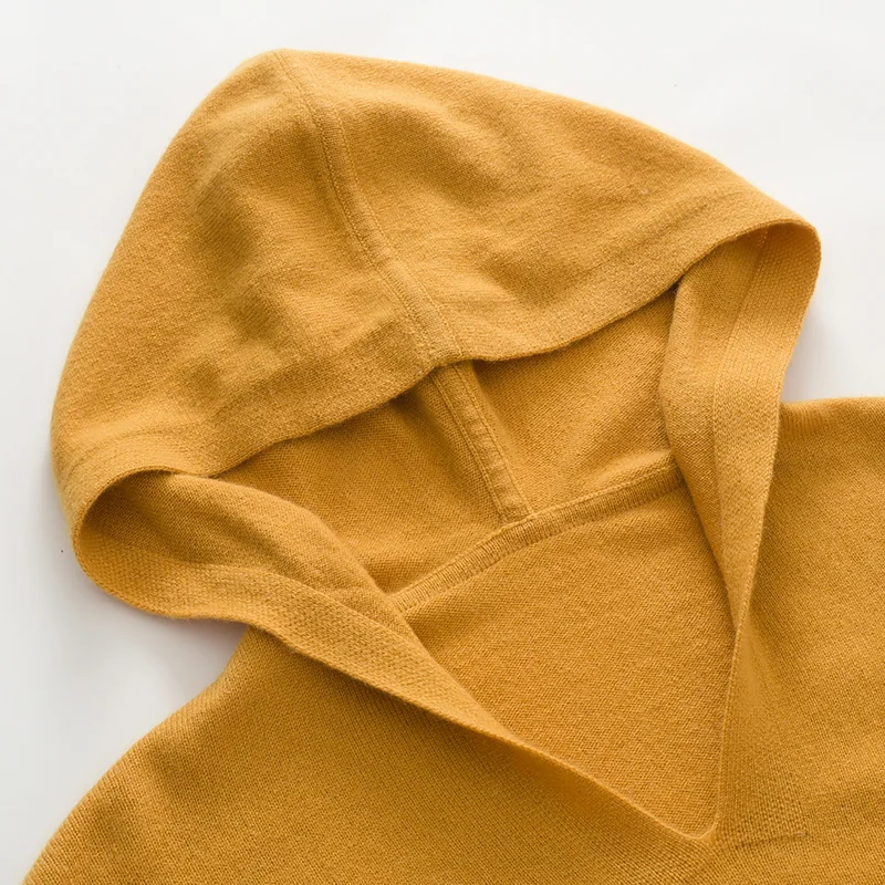 100% Cashmere, Cashmere V-neck sweater — Camel, 14–15.5µm, Cashmere Garment / Women — detail view 8