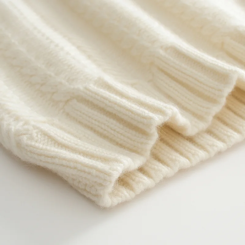 100% Cashmere, Cashmere crew-neck sweater — Green, 14–15.5µm, Cashmere Garment / Women — detail view 4