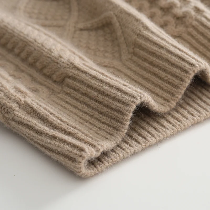 100% Cashmere, Cashmere V-neck sweater — White Cable, 14–15.5µm, Cashmere Garment / Women — detail view 5