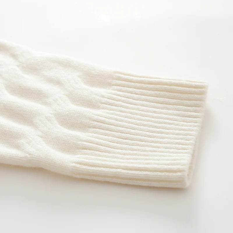 100% Cashmere, Cashmere V-neck sweater — Cable, 14–15.5µm, Cashmere Garment / Women — detail view 4