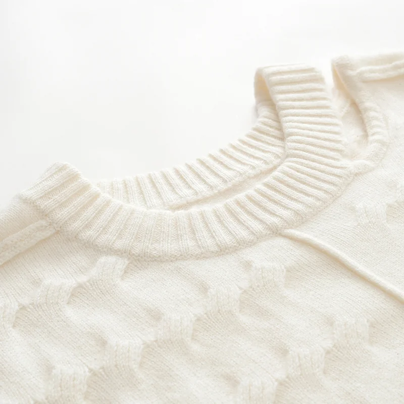 100% Cashmere, Cashmere V-neck sweater — Cable, 14–15.5µm, Cashmere Garment / Women — detail view 5