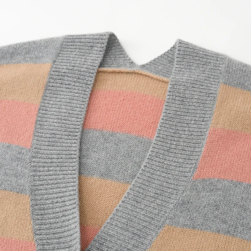 100% Cashmere, Cashmere button-front cardigan — Grey Colour-block, 14–15.5µm, Cashmere Garment / Women — detail view 6