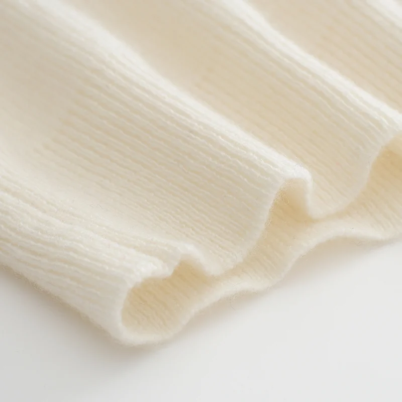 100% Cashmere, Cashmere crew-neck sweater — Camel, 14–15.5µm, Cashmere Garment / Women — detail view 4