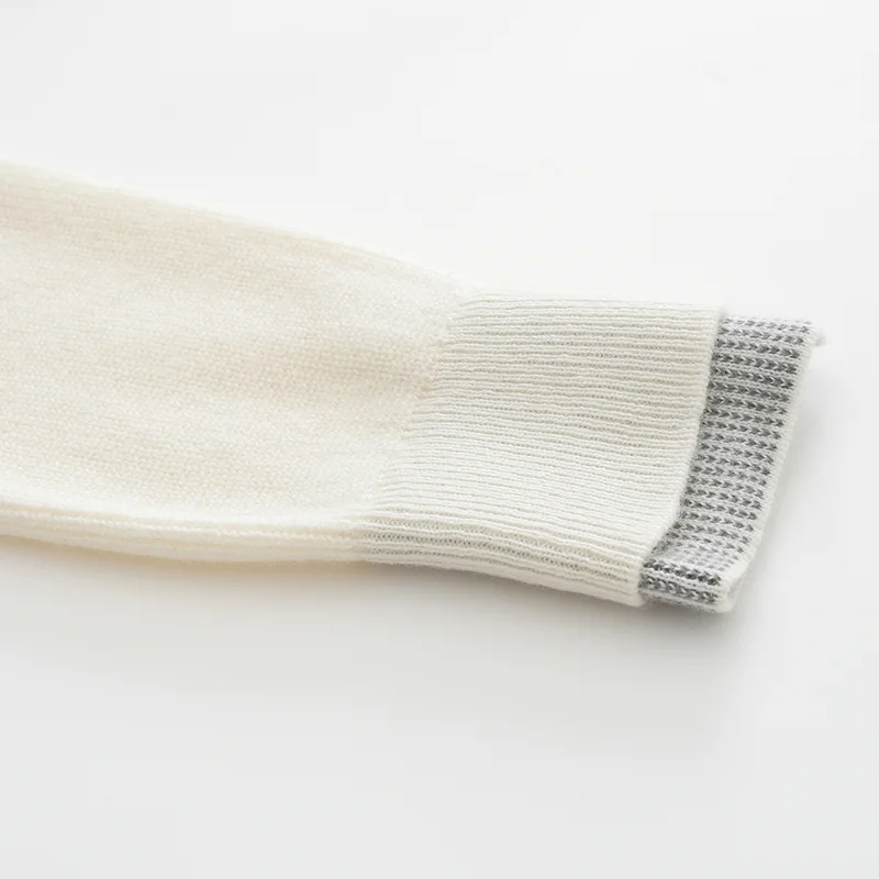 100% Cashmere, Cashmere crew-neck sweater — Camel, 14–15.5µm, Cashmere Garment / Women — detail view 5