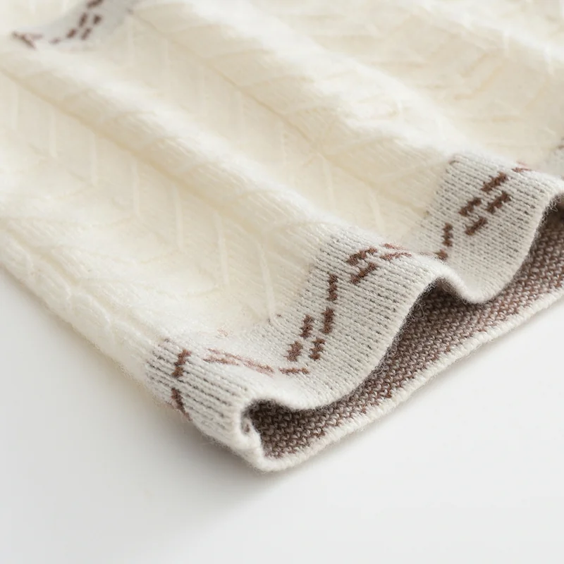 100% Cashmere, Cashmere button-front cardigan — Beige, 14–15.5µm, Cashmere Garment / Women — detail view 4