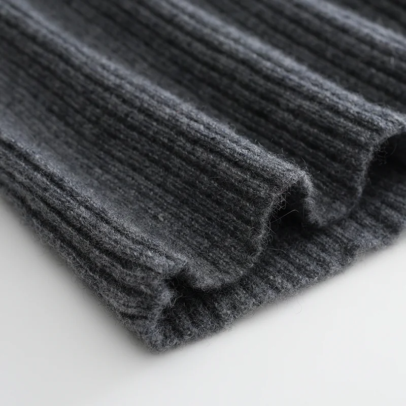 100% Cashmere, Cashmere button-front cardigan — Black, 14–15.5µm, Cashmere Garment / Women — detail view 4