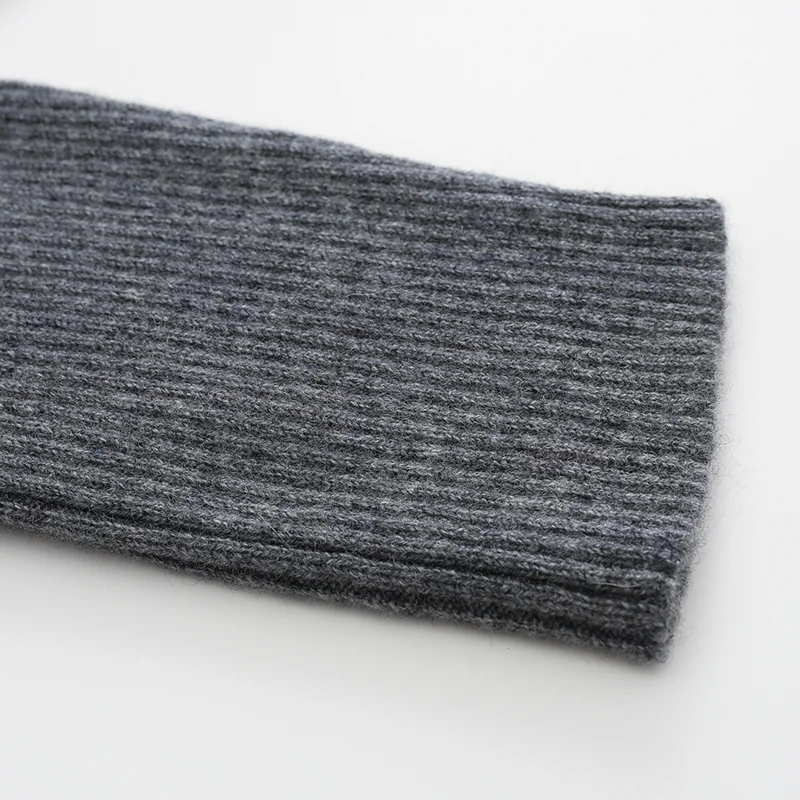 100% Cashmere, Cashmere button-front cardigan — Black, 14–15.5µm, Cashmere Garment / Women — detail view 5