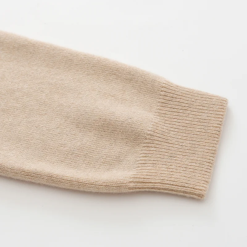 100% Cashmere, Cashmere crew-neck sweater — White, 14–15.5µm, Cashmere Garment / Women — detail view 5