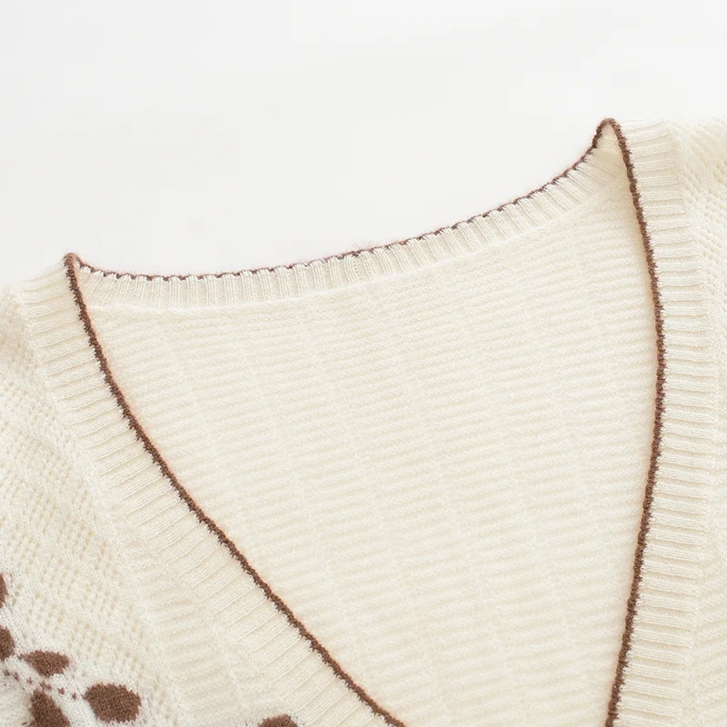 100% Cashmere, Cashmere button-front cardigan — Black Embroidered, 14–15.5µm, Cashmere Garment / Women — detail view 6