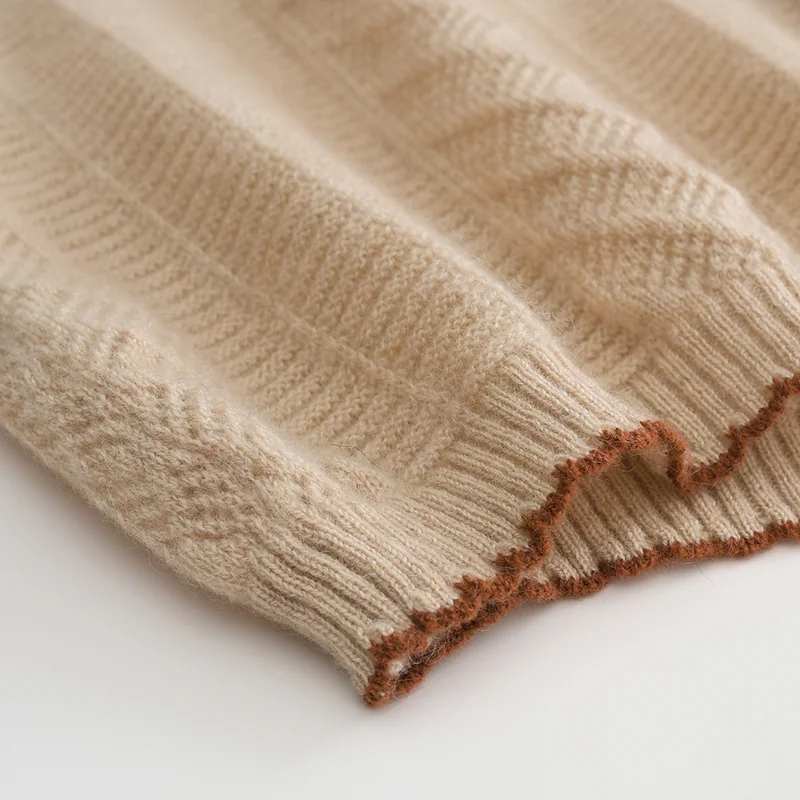 100% Cashmere, Cashmere crew-neck sweater — White Embroidered, 14–15.5µm, Cashmere Garment / Women — detail view 4