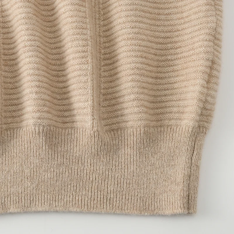 100% Cashmere, Cashmere crew-neck sweater — Camel, 14–15.5µm, Cashmere Garment / Women — detail view 4