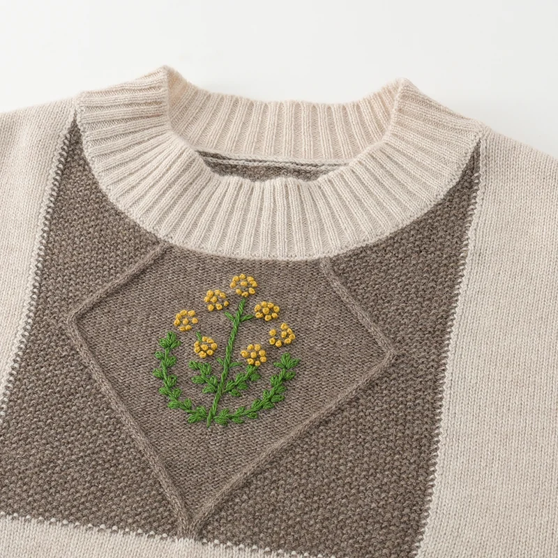 100% Cashmere, Cashmere crew-neck sweater — Grey Checked, 14–15.5µm, Cashmere Garment / Women — detail view 7