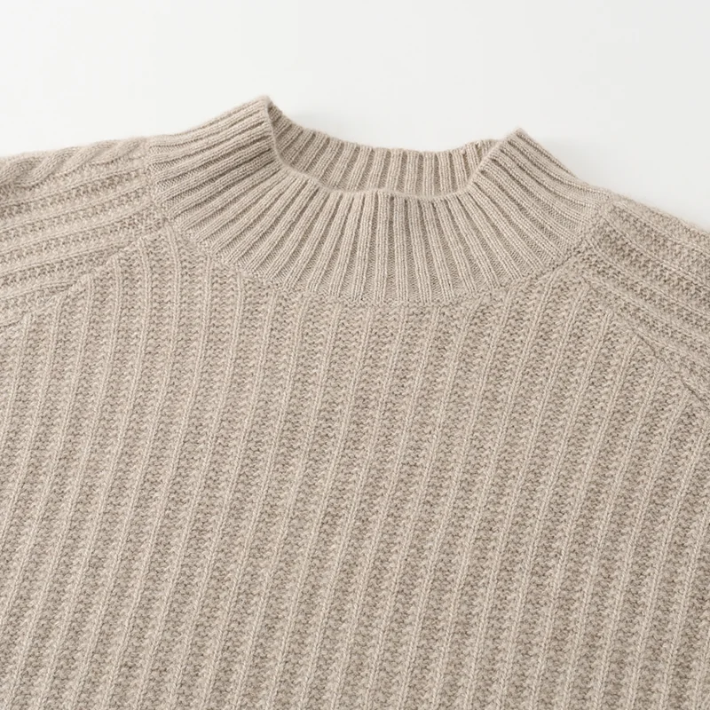 100% Cashmere, Cashmere crew-neck sweater — White, 14–15.5µm, Cashmere Garment / Women — detail view 8