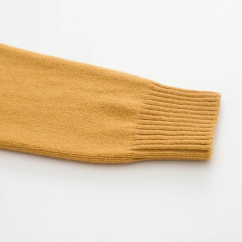 100% Cashmere, Cashmere crew-neck sweater — White, 14–15.5µm, Cashmere Garment / Women — detail view 5